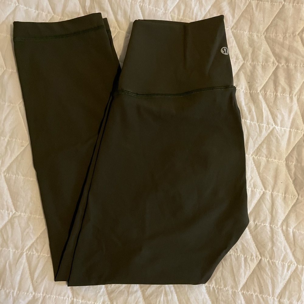 Olive green lulu 3/4 leggings